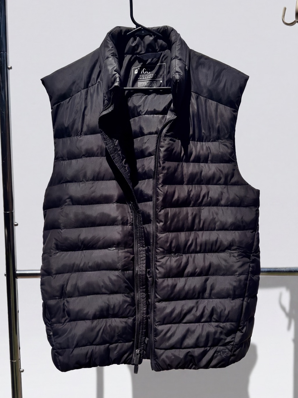 FIGS Packable Puffer Vest- Men’s Size M